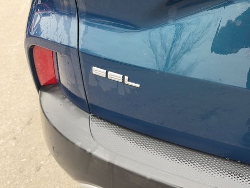 Used 2020 Ford Escape SEL image 11