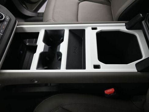 Used 2025 Land Rover Defender 110 S image 30