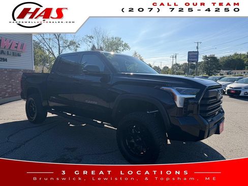 Used 2023 Toyota Tundra SR5 w/ SR5 Convenience Package AWD/4WD image 9