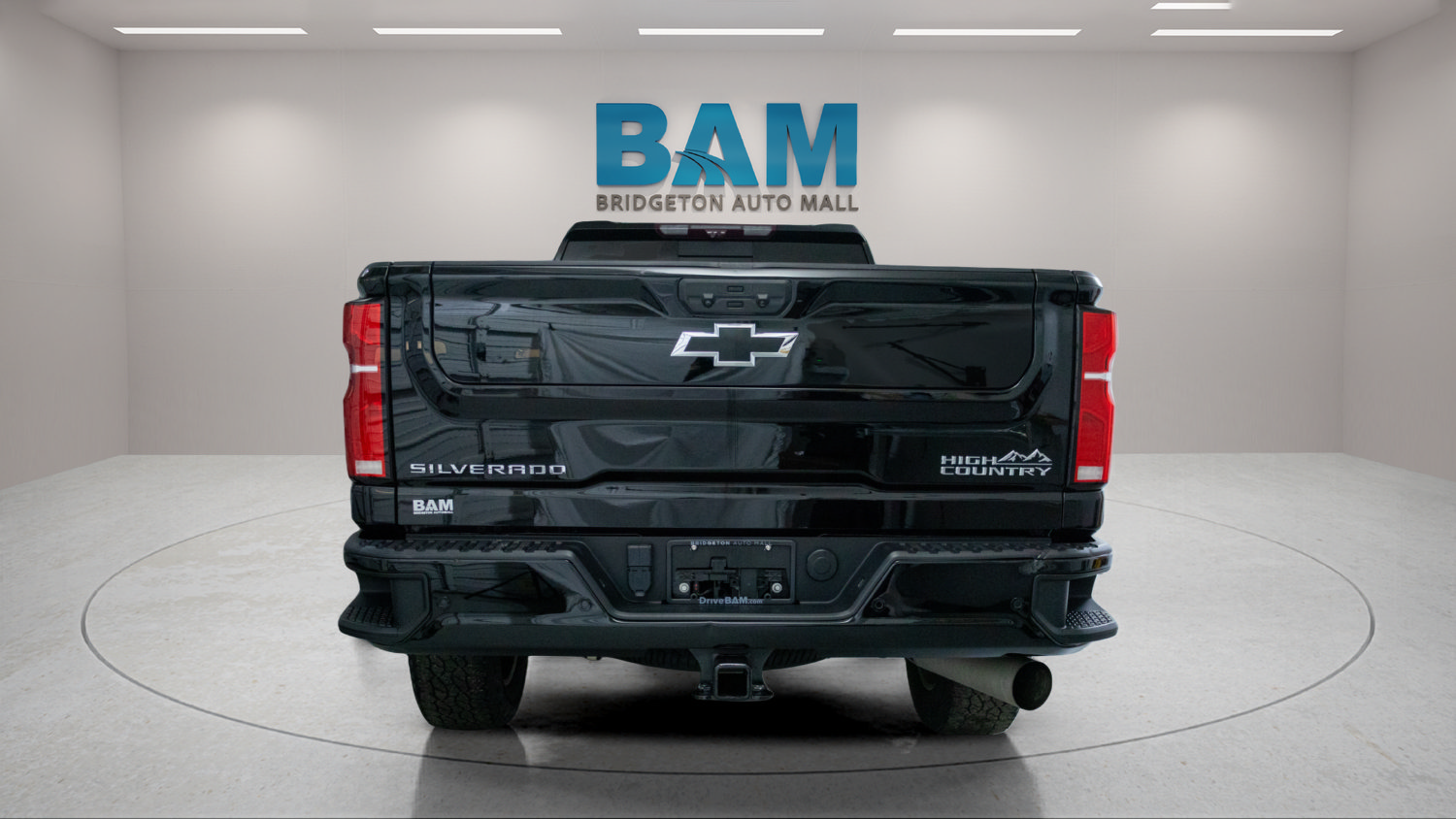 Used 2024 Chevrolet Silverado 2500 High Country w/ Technology Package AWD/4WD image 6