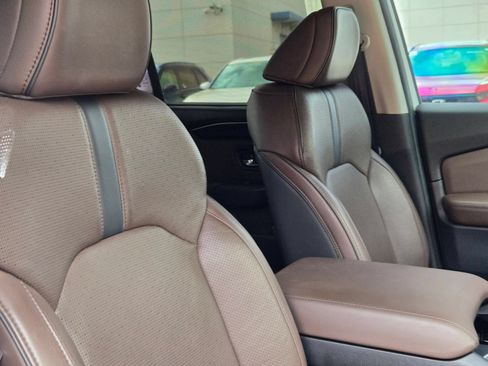 Used 2025 Honda Pilot Elite image 30