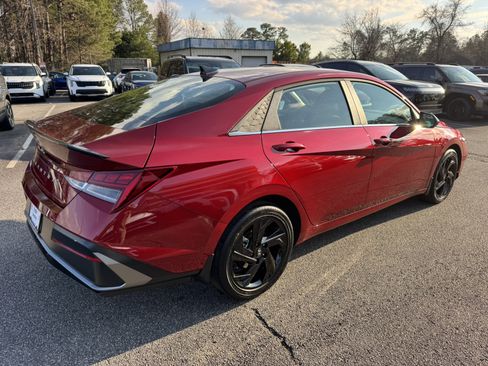New 2026 Hyundai Elantra SEL Sport Premium image 5