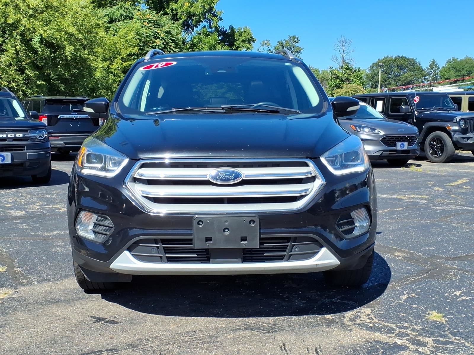 Used 2019 Ford Escape Titanium AWD/4WD image 2