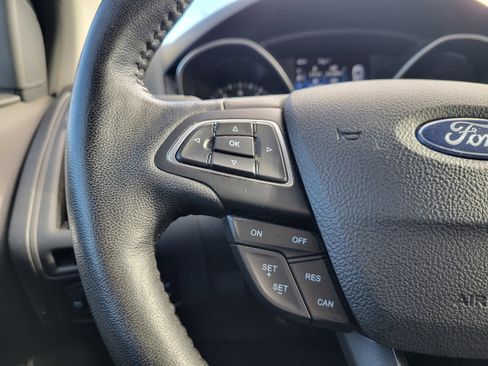 Used 2018 Ford Focus SE w/ Cold Weather Package image 15