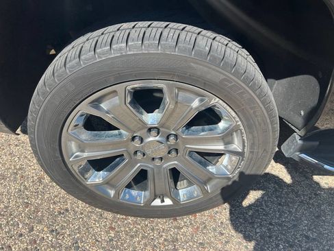 Used 2018 GMC Yukon Denali w/ Open Road Package AWD/4WD image 16