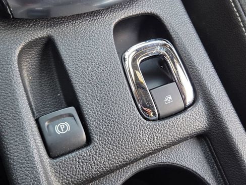 Used 2019 Buick Cascada Premium FWD image 27
