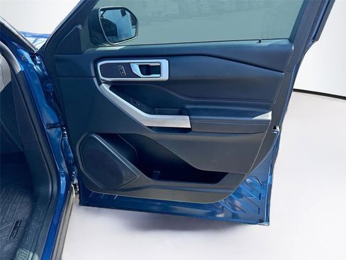 Used 2020 Ford Explorer XLT w/ Equipment Group 202A image 8