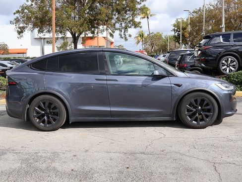 Used 2023 Tesla Model X image 17
