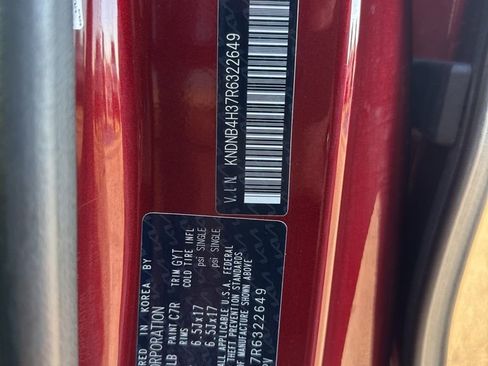 Used 2024 Kia Carnival LX image 35