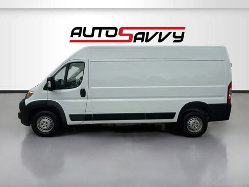 Used 2024 RAM ProMaster 2500 w/ Convenience Group FWD image 4