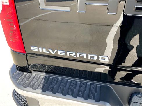 Used 2025 Chevrolet Silverado 2500 LT w/ Convenience Package RWD image 26