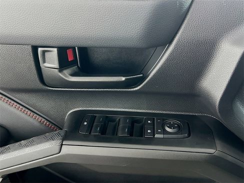 Used 2025 Toyota Tacoma TRD Pro image 17