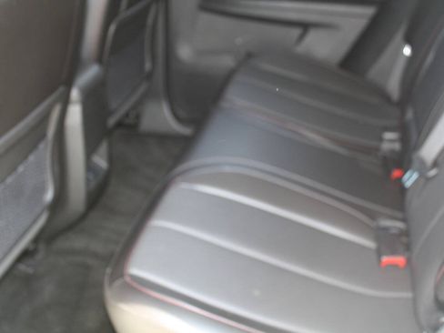 Used 2016 Chevrolet Equinox LTZ w/ Enhanced Convenience Package FWD image 7