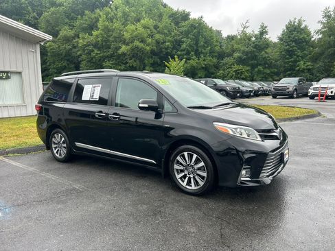 Used 2020 Toyota Sienna Limited Premium AWD/4WD image 8