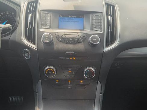 Certified 2019 Ford Edge SE FWD image 30