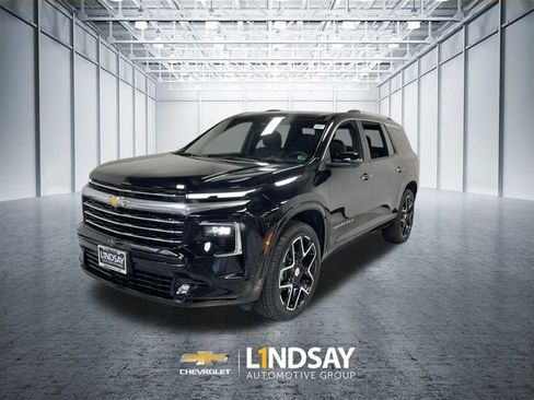 Used 2025 Chevrolet Traverse High Country image 1