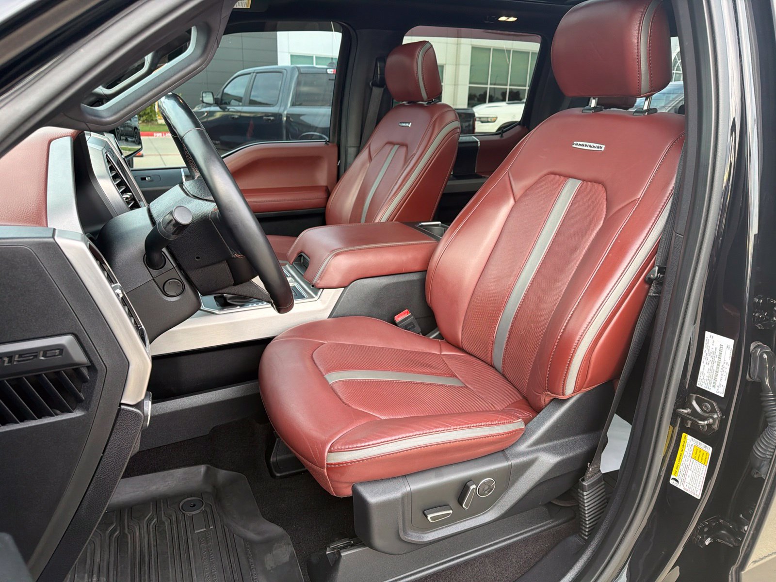 Used 2019 Ford F150 Platinum w/ Equipment Group 701A Luxury AWD/4WD image 15