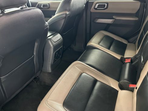 Used 2023 Ford Bronco Wildtrak image 12