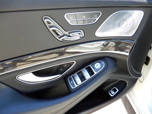 Used 2017 Mercedes-Benz S 550 Sedan image 20