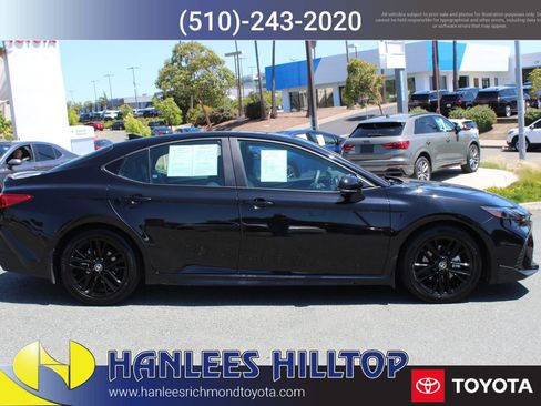 Used 2025 Toyota Camry SE FWD image 6