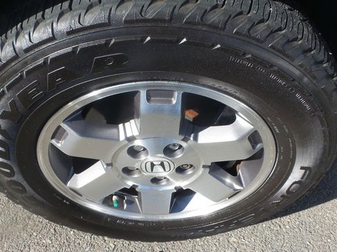 Used 2010 Honda Pilot Touring image 11