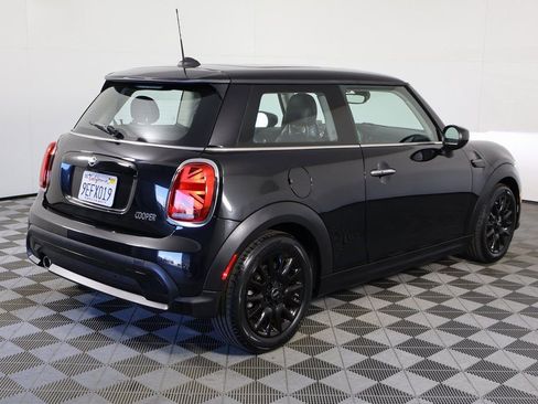 Used 2023 MINI Cooper 2-Door Hardtop image 4