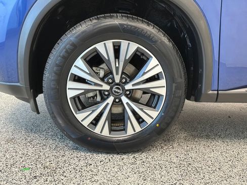Used 2023 Nissan Rogue SV FWD image 4