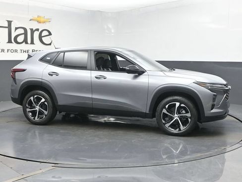 New 2026 Chevrolet Trax RS FWD image 27