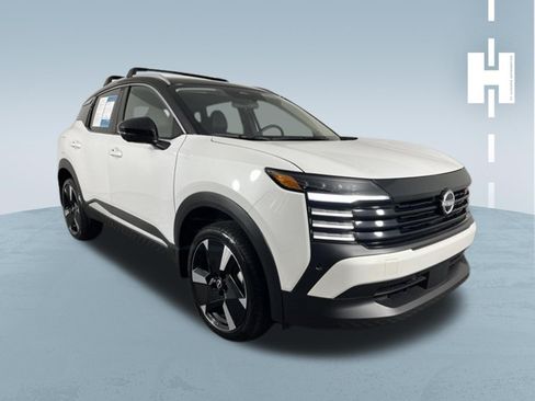 Used 2025 Nissan Kicks SR FWD image 1