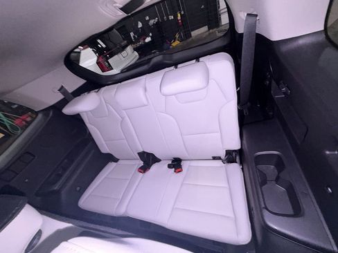 Used 2024 Kia Telluride EX image 24