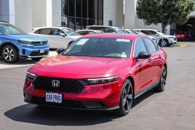 Used 2025 Honda Accord Sport image 4