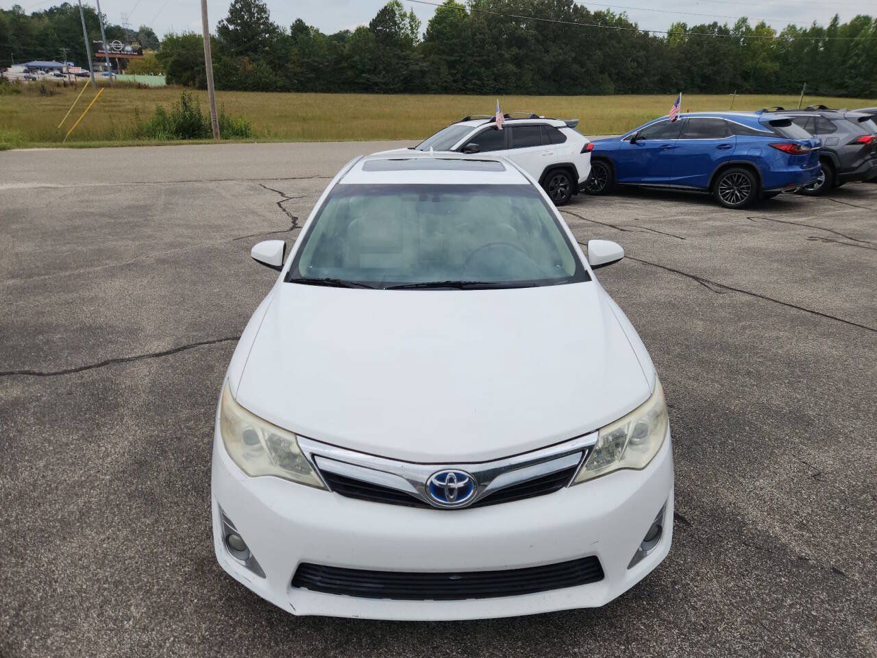 Used 2014 Toyota Camry XLE w/ Leather Package FWD image 3