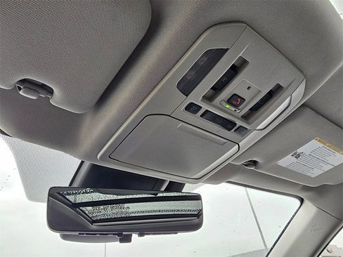 Used 2025 Toyota Highlander Platinum image 27