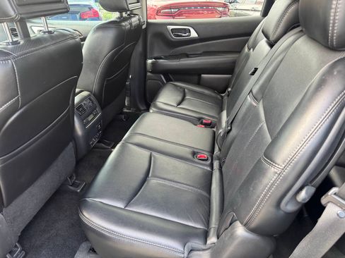 Used 2015 Nissan Pathfinder Platinum w/ Family Entertainment Package AWD/4WD image 8