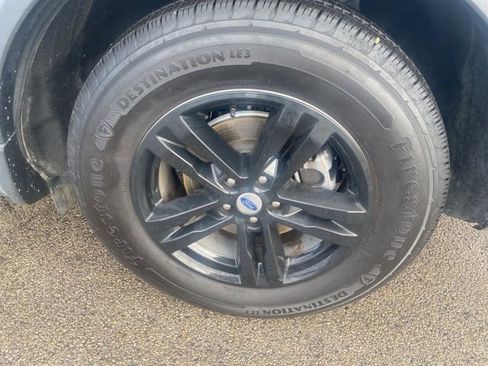 Used 2020 Ford Explorer XLT w/ Equipment Group 202A image 6