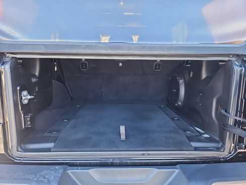 Used 2018 Jeep Wrangler Unlimited Rubicon image 33