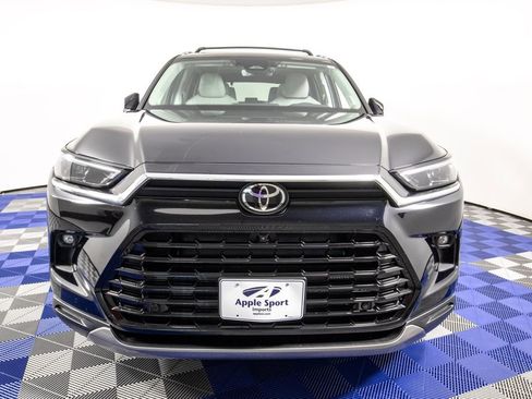 Used 2026 Toyota Grand Highlander FWD image 2