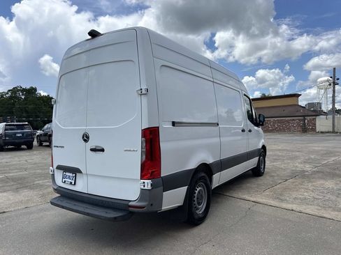 Used 2021 Mercedes-Benz Sprinter 2500 image 12