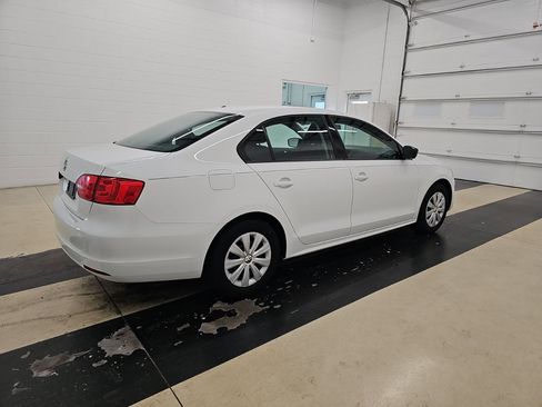 Used 2014 Volkswagen Jetta S image 2