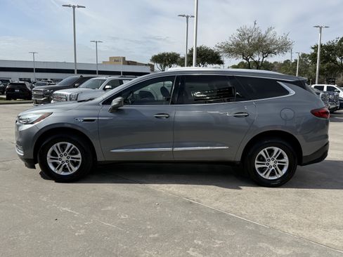 Used 2018 Buick Enclave Essence image 8