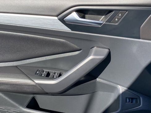 Certified 2025 Volkswagen Jetta S image 15