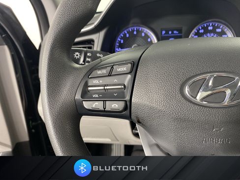 Used 2020 Hyundai Elantra SE FWD image 21