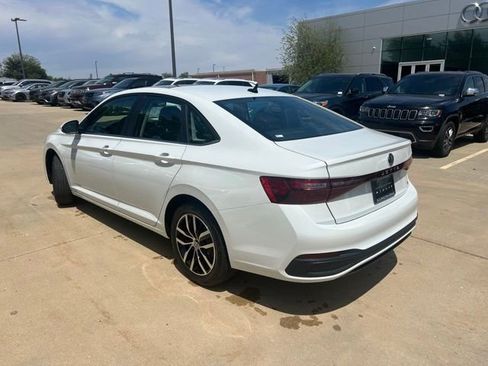 New 2026 Volkswagen Jetta SE FWD image 4