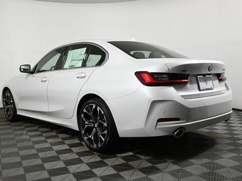 Used 2025 BMW 330i xDrive Sedan w/ Convenience Package image 5