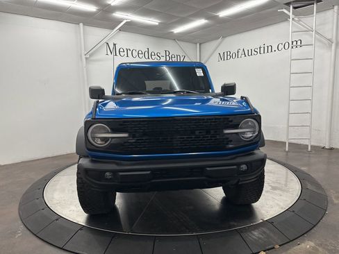 Used 2022 Ford Bronco Wildtrak image 2