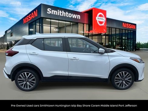 Certified 2022 Nissan Kicks SV image 6