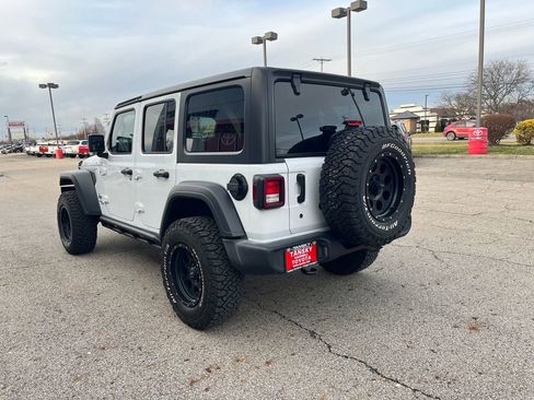 Used 2018 Jeep Wrangler Unlimited Sport S image 3