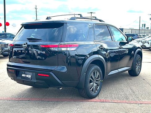 New 2026 Nissan Pathfinder SV image 8