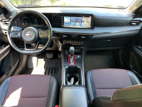 Used 2025 Nissan Kicks SR w/ SR Premium Package AWD/4WD image 13