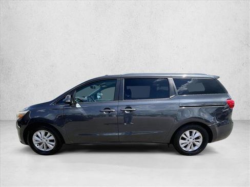 Used 2017 Kia Sedona LX w/ LX Essentials Premium Package FWD image 6